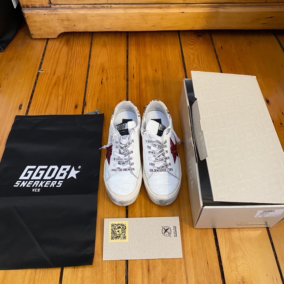 SOLD- Golden Goose Sneakers! - Picture 3 of 10